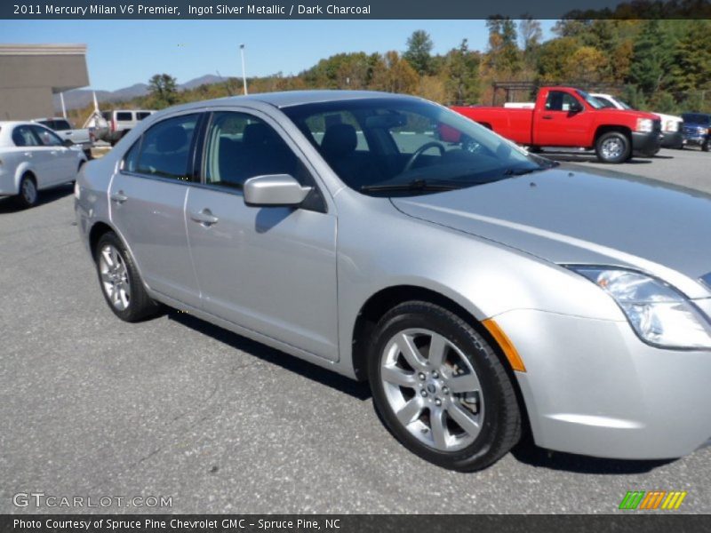 Ingot Silver Metallic / Dark Charcoal 2011 Mercury Milan V6 Premier