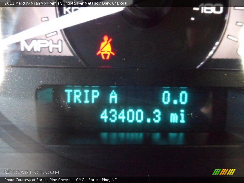 Ingot Silver Metallic / Dark Charcoal 2011 Mercury Milan V6 Premier