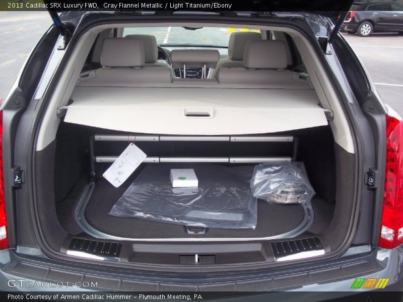 Gray Flannel Metallic / Light Titanium/Ebony 2013 Cadillac SRX Luxury FWD