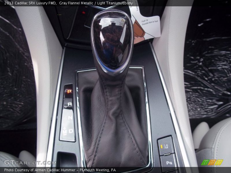 Gray Flannel Metallic / Light Titanium/Ebony 2013 Cadillac SRX Luxury FWD