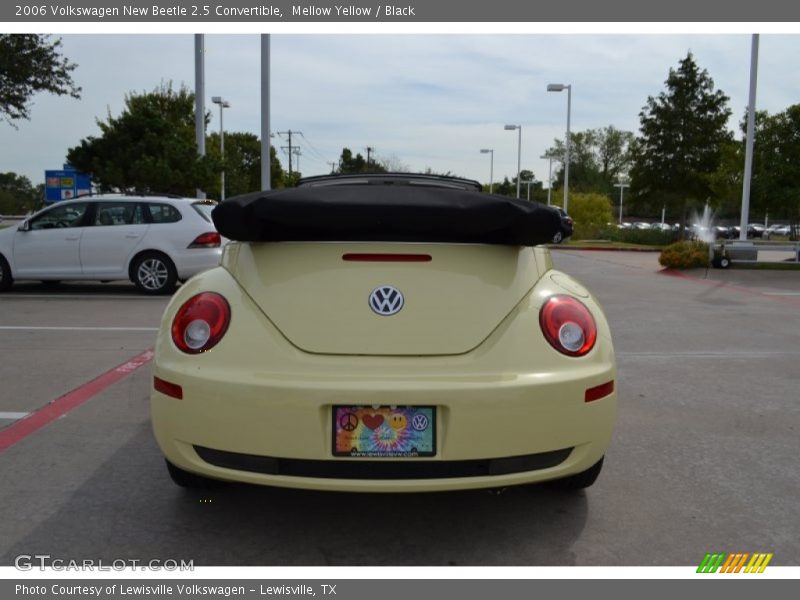 Mellow Yellow / Black 2006 Volkswagen New Beetle 2.5 Convertible