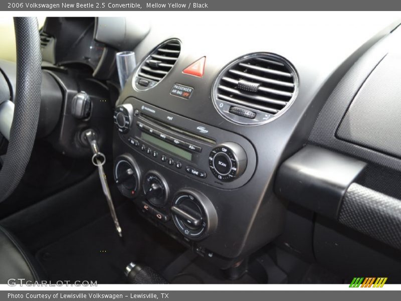 Mellow Yellow / Black 2006 Volkswagen New Beetle 2.5 Convertible