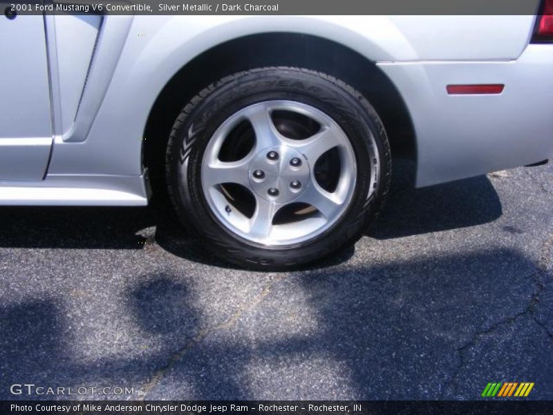 Silver Metallic / Dark Charcoal 2001 Ford Mustang V6 Convertible