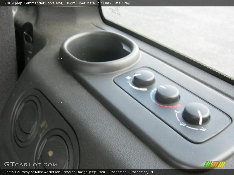 Bright Silver Metallic / Dark Slate Gray 2009 Jeep Commander Sport 4x4