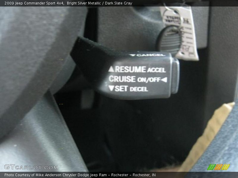 Bright Silver Metallic / Dark Slate Gray 2009 Jeep Commander Sport 4x4