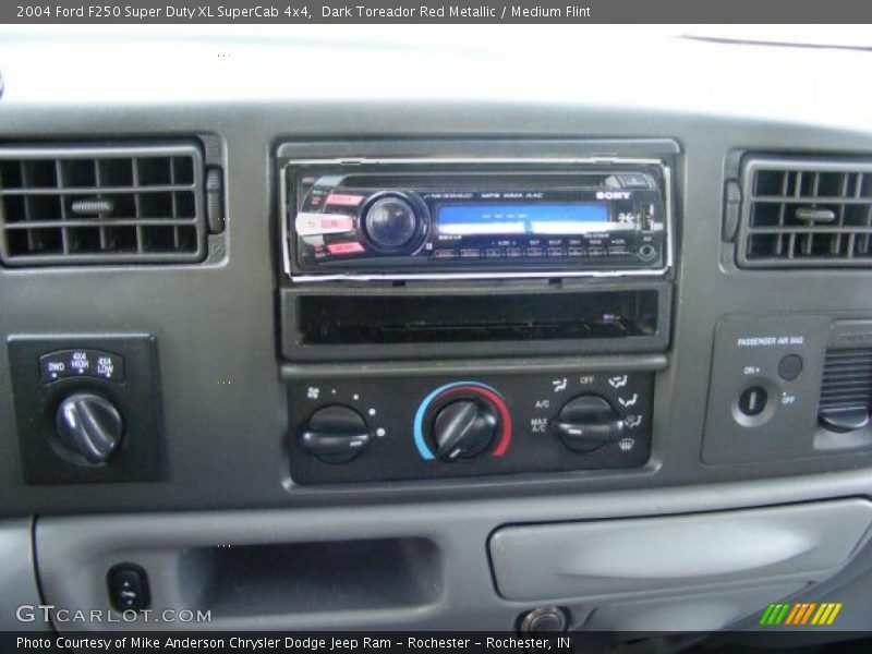 Dark Toreador Red Metallic / Medium Flint 2004 Ford F250 Super Duty XL SuperCab 4x4