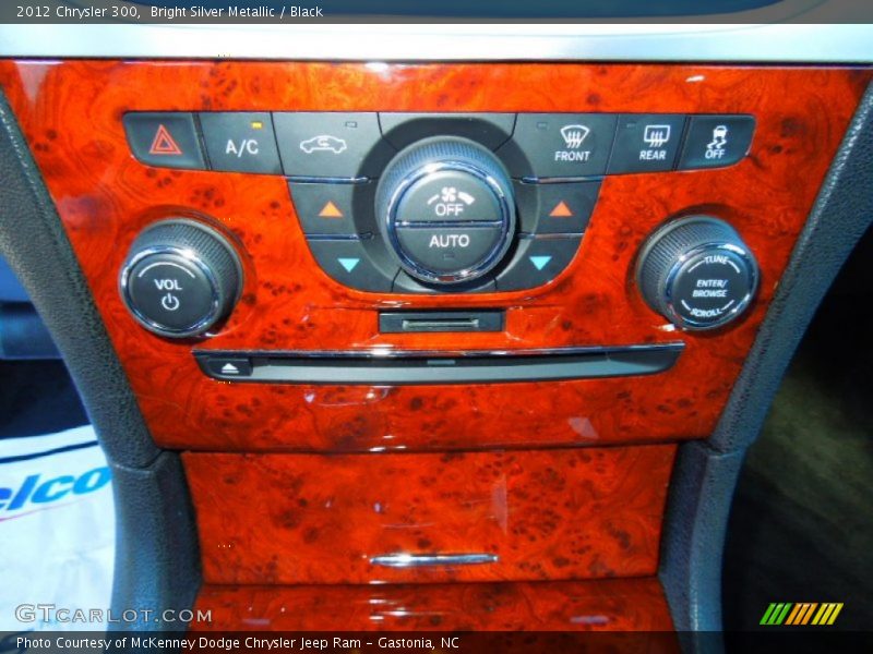 Bright Silver Metallic / Black 2012 Chrysler 300