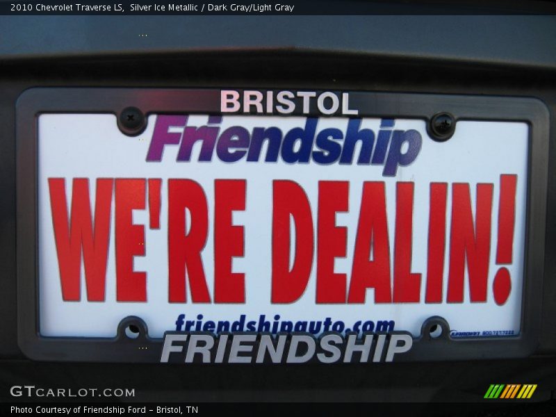 Silver Ice Metallic / Dark Gray/Light Gray 2010 Chevrolet Traverse LS