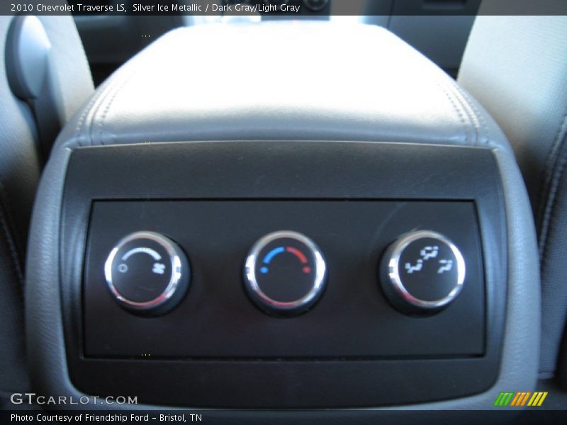 Silver Ice Metallic / Dark Gray/Light Gray 2010 Chevrolet Traverse LS