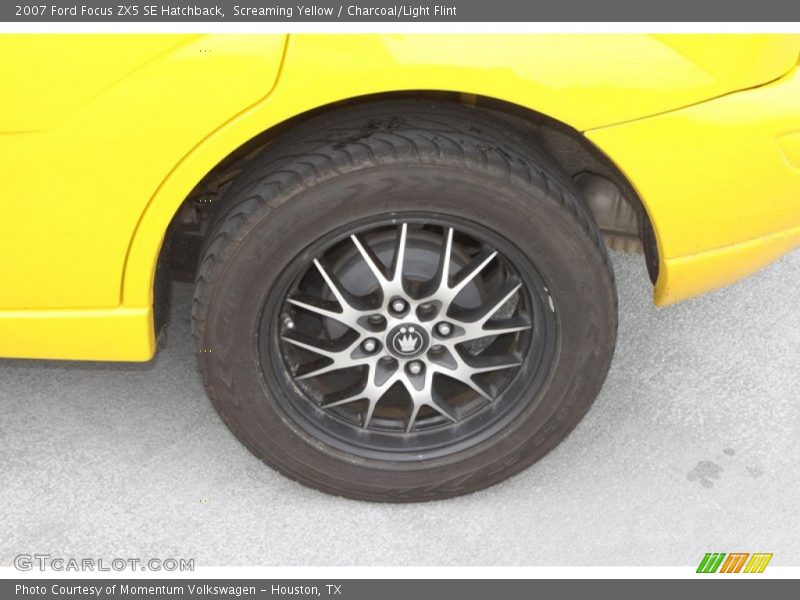 Screaming Yellow / Charcoal/Light Flint 2007 Ford Focus ZX5 SE Hatchback