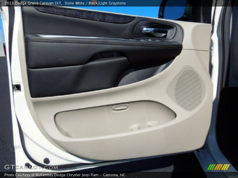 Stone White / Black/Light Graystone 2013 Dodge Grand Caravan SXT