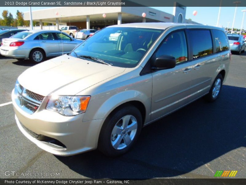 Sandstone / Black/Light Graystone 2013 Dodge Grand Caravan SE