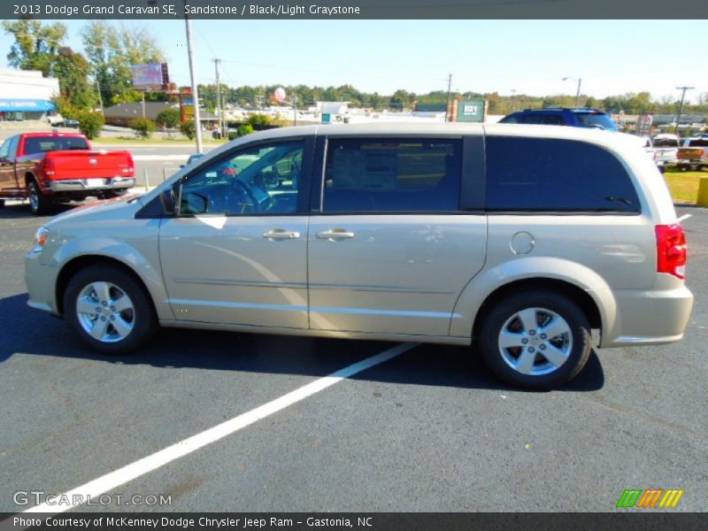 Sandstone / Black/Light Graystone 2013 Dodge Grand Caravan SE