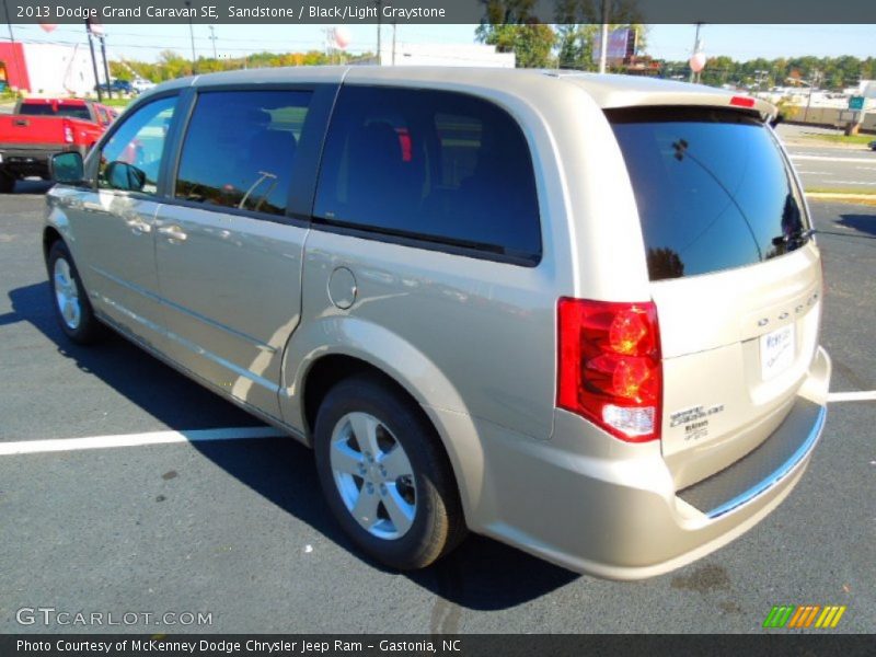 Sandstone / Black/Light Graystone 2013 Dodge Grand Caravan SE