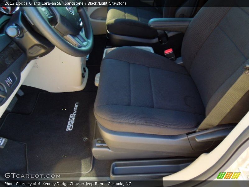Sandstone / Black/Light Graystone 2013 Dodge Grand Caravan SE