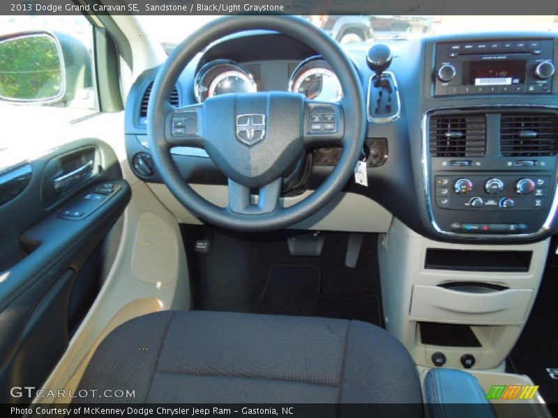 Sandstone / Black/Light Graystone 2013 Dodge Grand Caravan SE