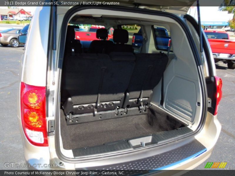 Sandstone / Black/Light Graystone 2013 Dodge Grand Caravan SE