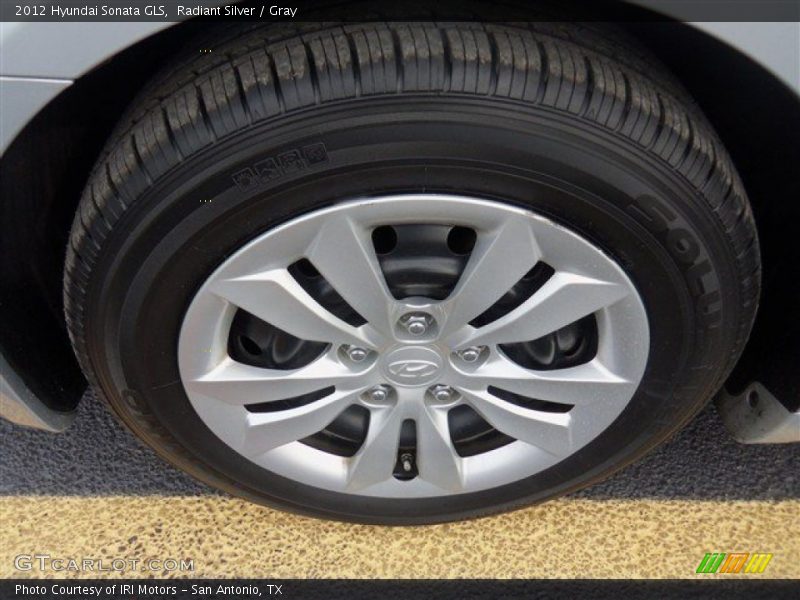 Radiant Silver / Gray 2012 Hyundai Sonata GLS