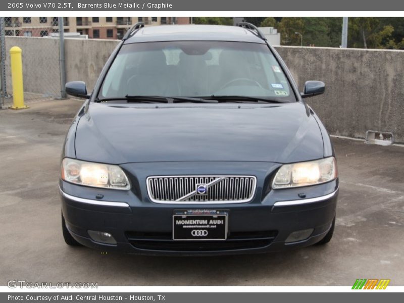 Barrents Blue Metallic / Graphite 2005 Volvo V70 2.5T