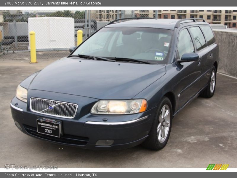 Barrents Blue Metallic / Graphite 2005 Volvo V70 2.5T