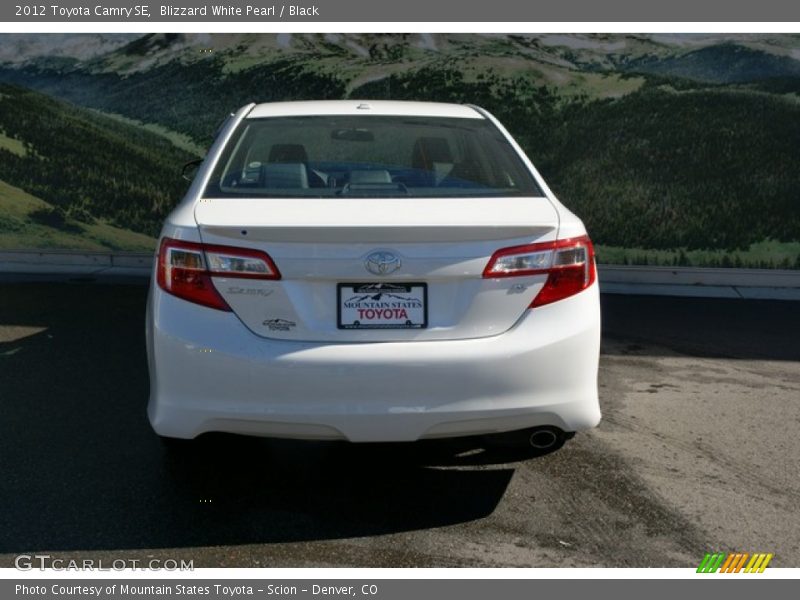 Blizzard White Pearl / Black 2012 Toyota Camry SE