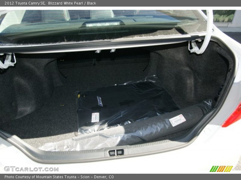 Blizzard White Pearl / Black 2012 Toyota Camry SE