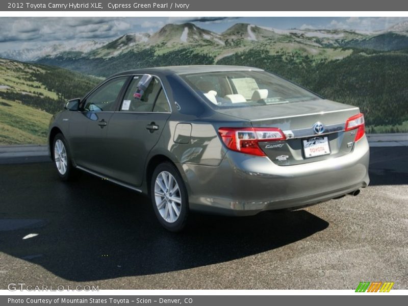Cypress Green Pearl / Ivory 2012 Toyota Camry Hybrid XLE