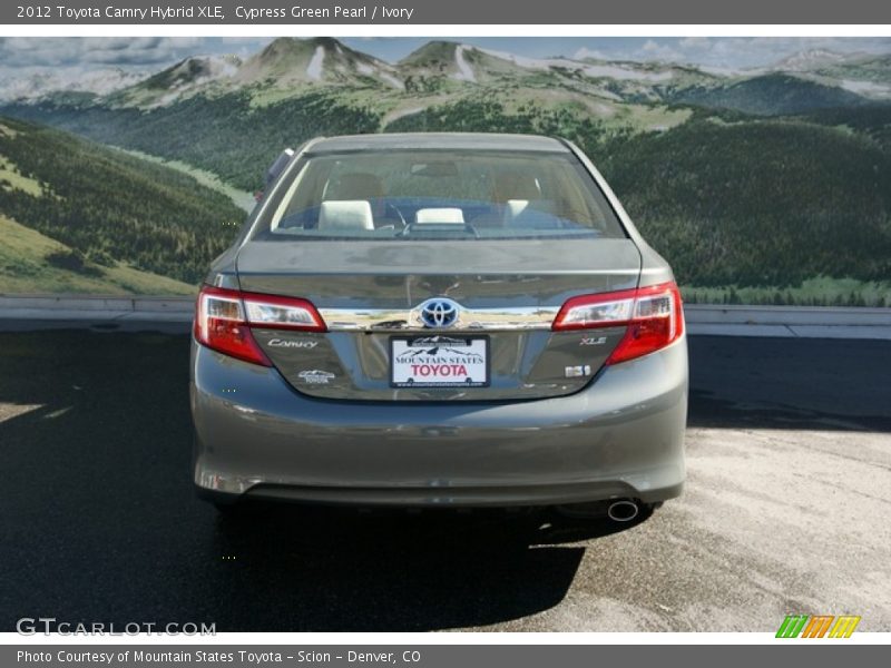 Cypress Green Pearl / Ivory 2012 Toyota Camry Hybrid XLE
