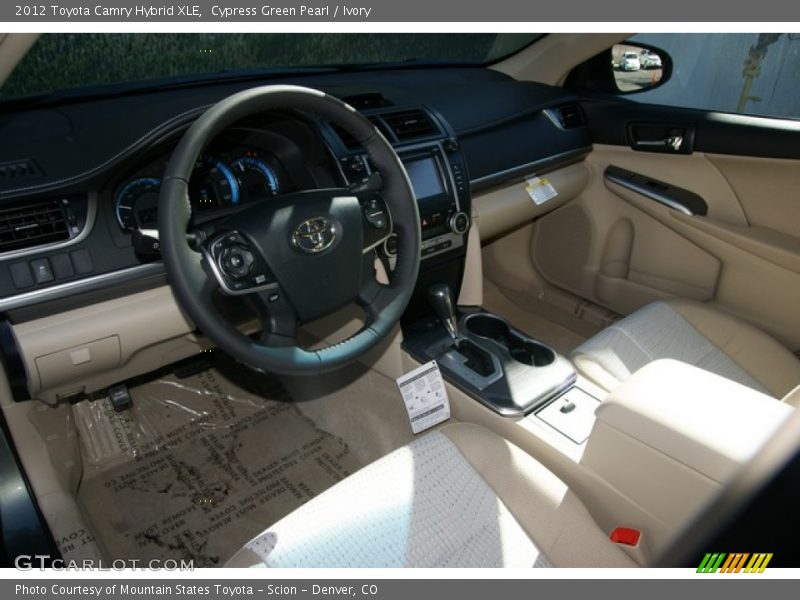 Cypress Green Pearl / Ivory 2012 Toyota Camry Hybrid XLE