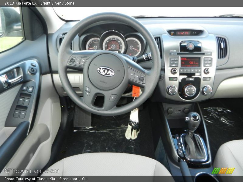 Dashboard of 2013 Forte EX