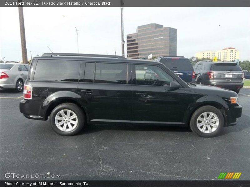 Tuxedo Black Metallic / Charcoal Black 2011 Ford Flex SE