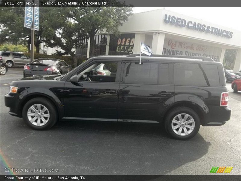 Tuxedo Black Metallic / Charcoal Black 2011 Ford Flex SE