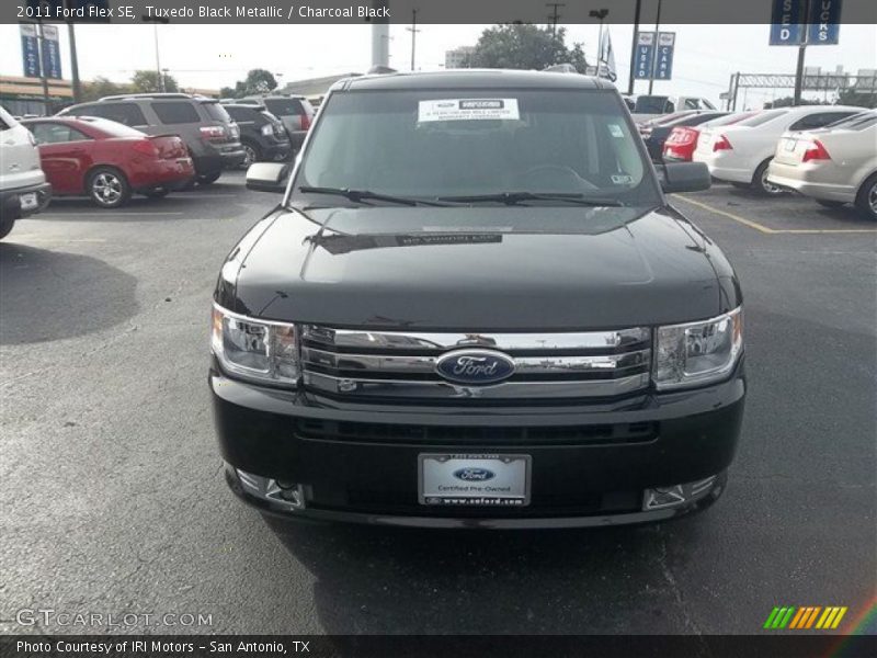 Tuxedo Black Metallic / Charcoal Black 2011 Ford Flex SE