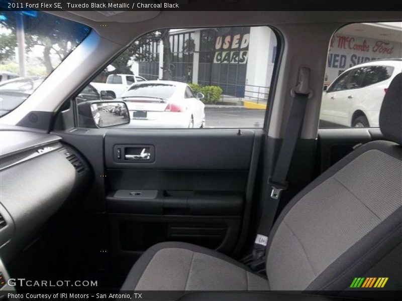 Tuxedo Black Metallic / Charcoal Black 2011 Ford Flex SE
