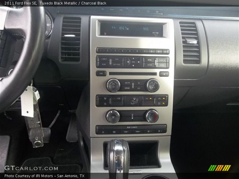 Tuxedo Black Metallic / Charcoal Black 2011 Ford Flex SE