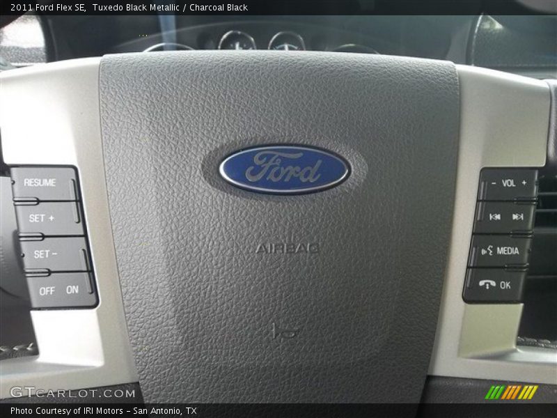 Tuxedo Black Metallic / Charcoal Black 2011 Ford Flex SE