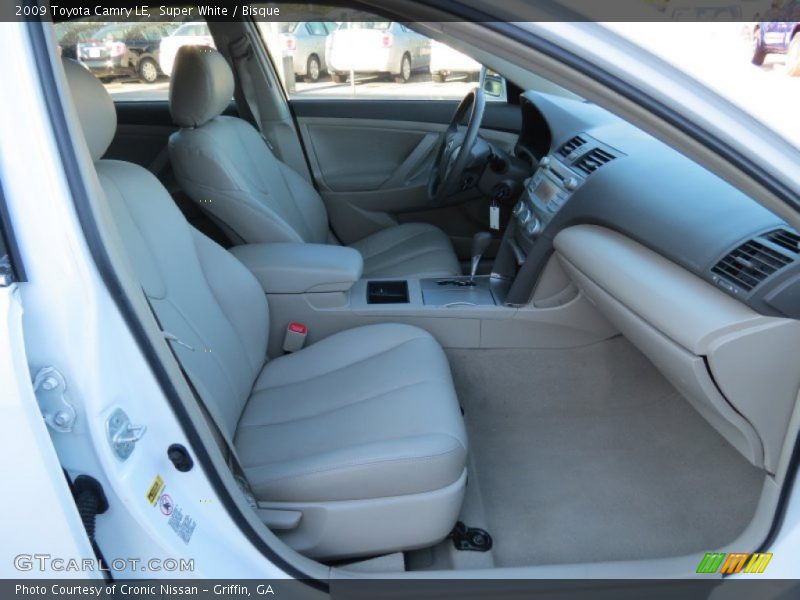 Super White / Bisque 2009 Toyota Camry LE
