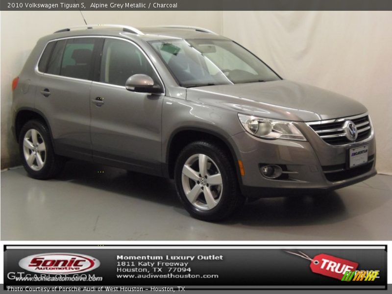 Alpine Grey Metallic / Charcoal 2010 Volkswagen Tiguan S
