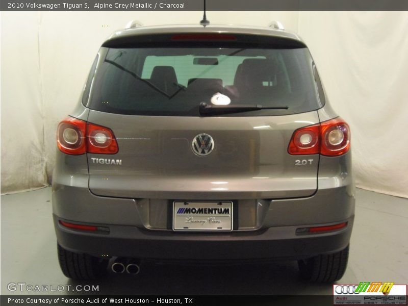 Alpine Grey Metallic / Charcoal 2010 Volkswagen Tiguan S