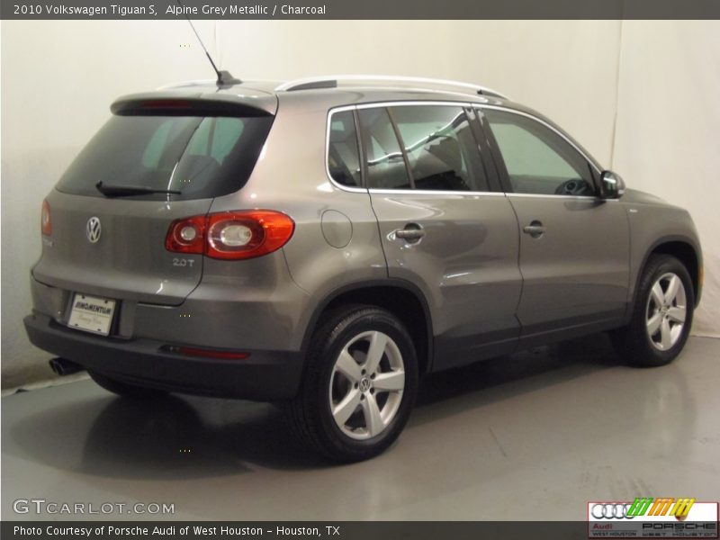 Alpine Grey Metallic / Charcoal 2010 Volkswagen Tiguan S