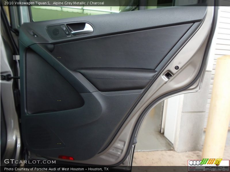 Alpine Grey Metallic / Charcoal 2010 Volkswagen Tiguan S