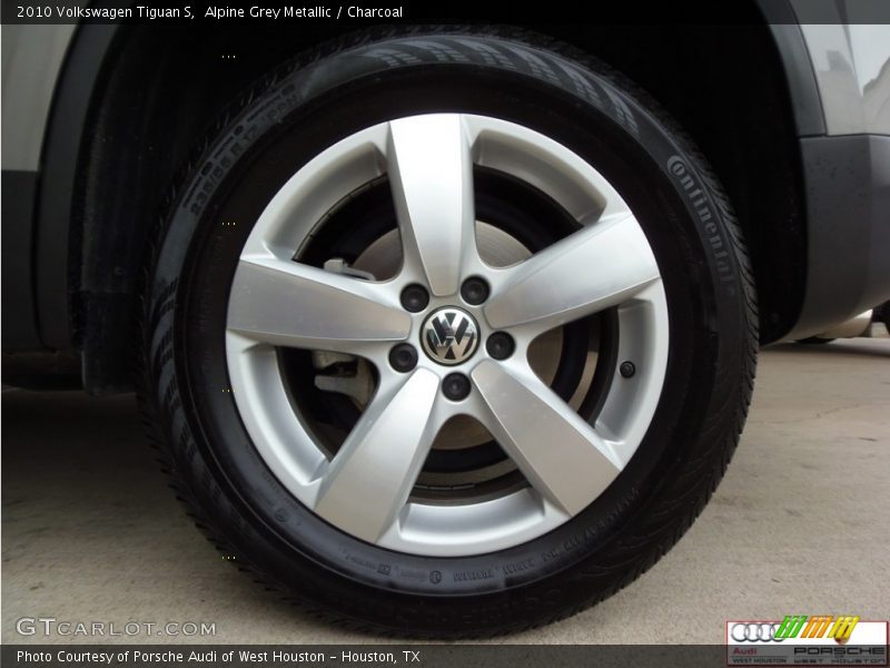 Alpine Grey Metallic / Charcoal 2010 Volkswagen Tiguan S