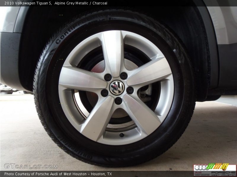 Alpine Grey Metallic / Charcoal 2010 Volkswagen Tiguan S