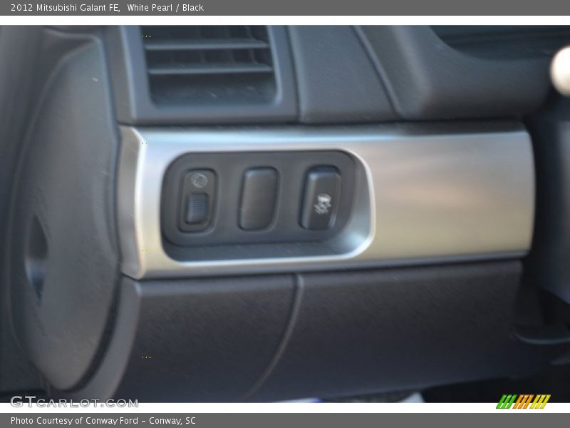 White Pearl / Black 2012 Mitsubishi Galant FE