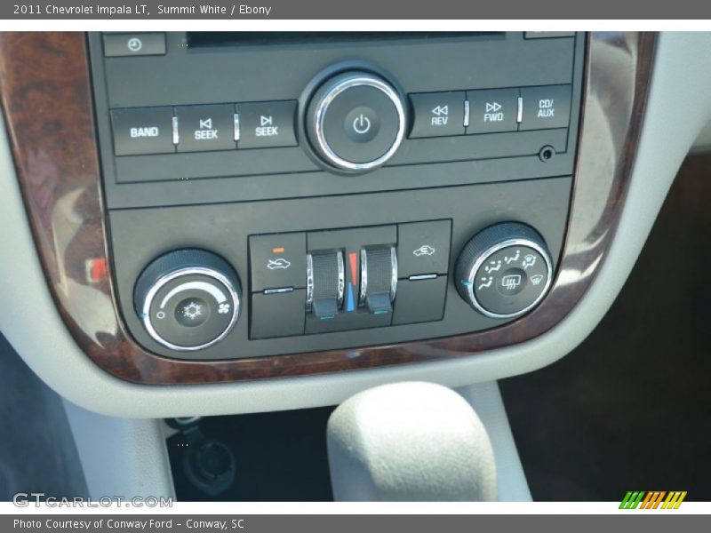 Summit White / Ebony 2011 Chevrolet Impala LT