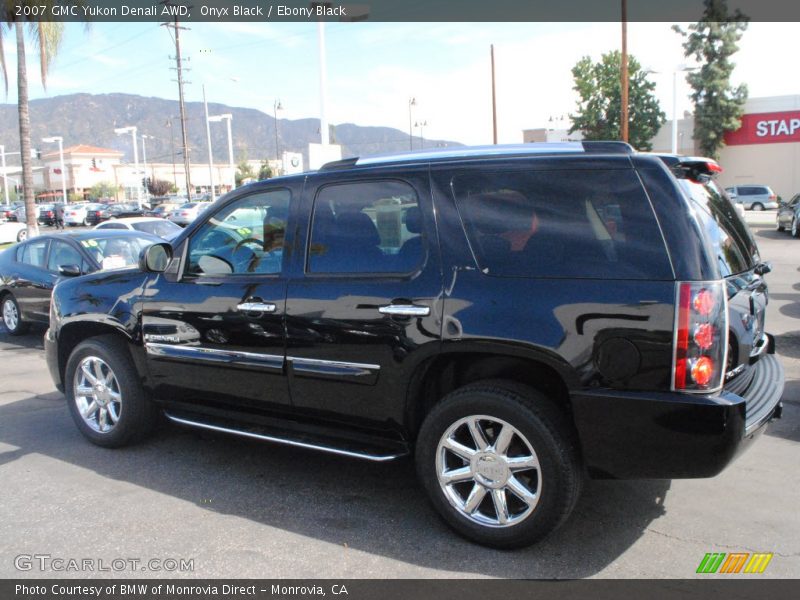 Onyx Black / Ebony Black 2007 GMC Yukon Denali AWD
