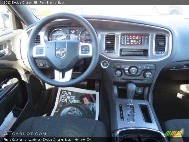 Pitch Black / Black 2013 Dodge Charger SE