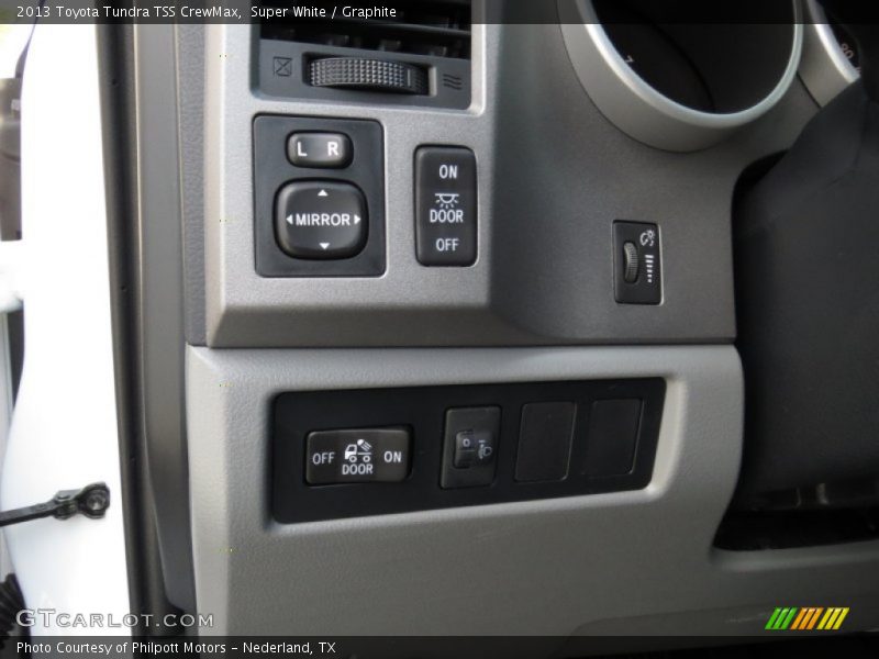 Controls of 2013 Tundra TSS CrewMax