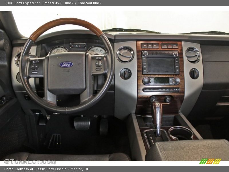 Dashboard of 2008 Expedition Limited 4x4
