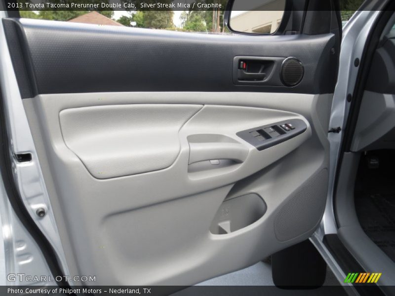 Door Panel of 2013 Tacoma Prerunner Double Cab